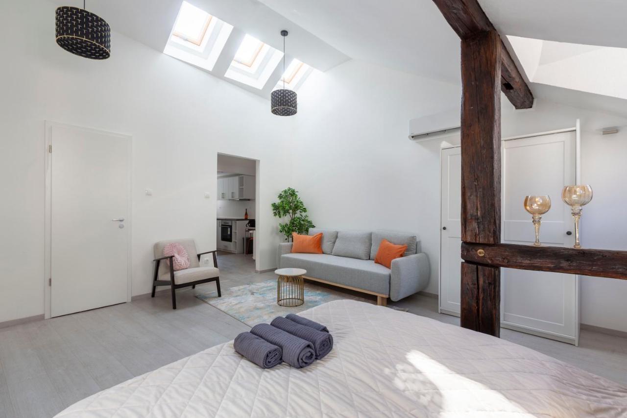 Rustic Central Studios By Lh บูดาเปสต์ ภายนอก รูปภาพ